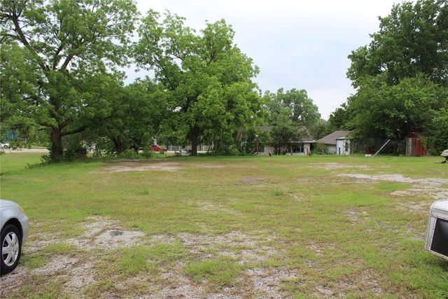 724 E 1st Street, Chandler, OK 74834