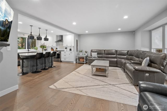 2509 Manorwood Drive, Puyallup, WA 98374