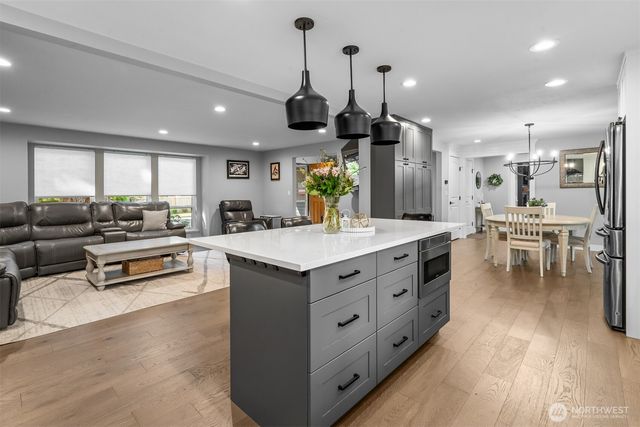 2509 Manorwood Drive, Puyallup, WA 98374