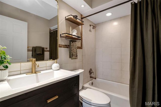 9920 Solar Lane, Green Park, MO 63123