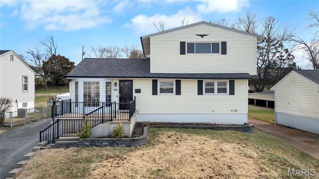 9920 Solar Lane, Green Park, MO 63123