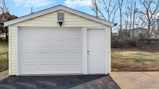 9920 Solar Lane, Green Park, MO 63123