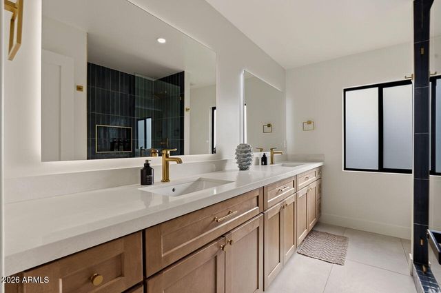 6516 N 43RD Place, Paradise Valley, AZ 85253