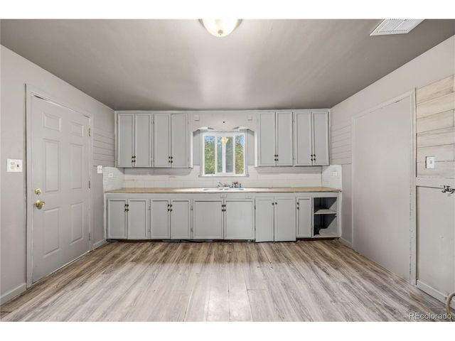 801 Hooker St, Denver, CO 80204
