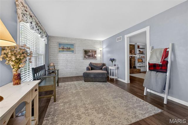 5311 Hamlin Court, Mehlville, MO 63128