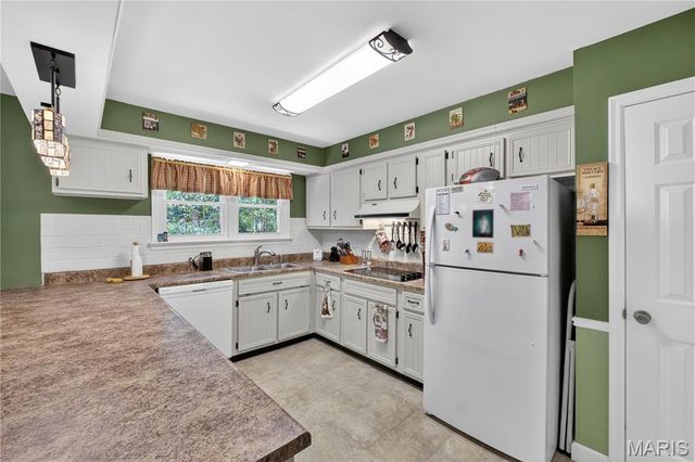 5311 Hamlin Court, Mehlville, MO 63128