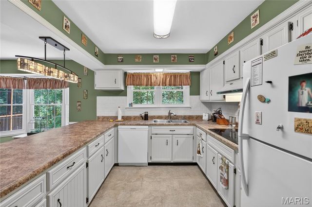 5311 Hamlin Court, Mehlville, MO 63128