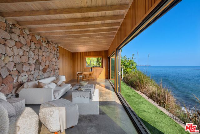 32804 Pacific Coast Highway, Malibu, CA 90265