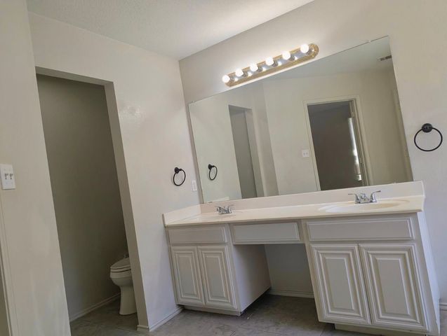 8541 Western Meadows Drive, Fort Worth, TX 76244