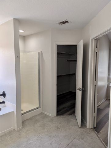 8541 Western Meadows Drive, Fort Worth, TX 76244