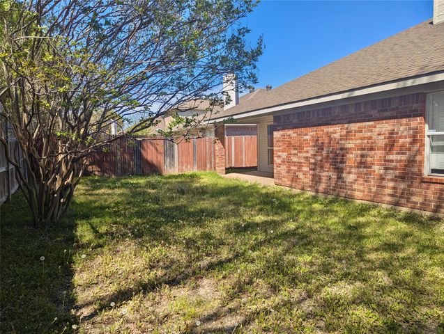 8541 Western Meadows Drive, Fort Worth, TX 76244