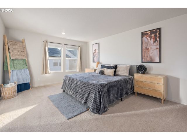 2985 W St, Springfield, OR 97477