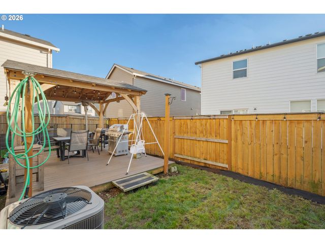 2985 W St, Springfield, OR 97477