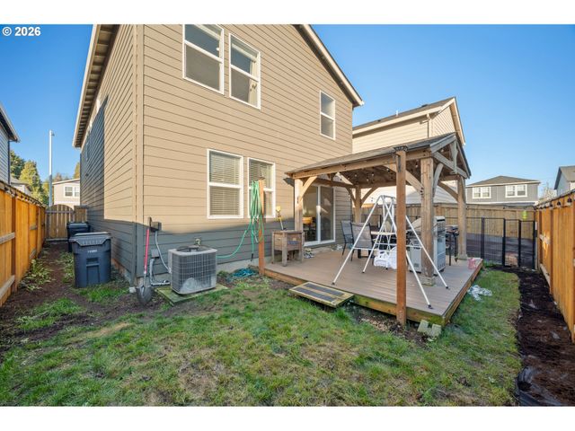 2985 W St, Springfield, OR 97477