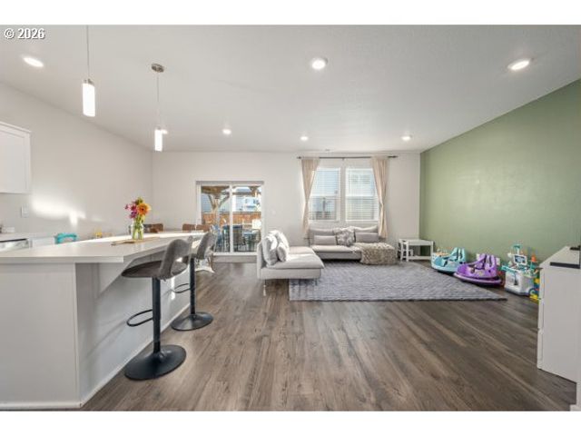 2985 W St, Springfield, OR 97477