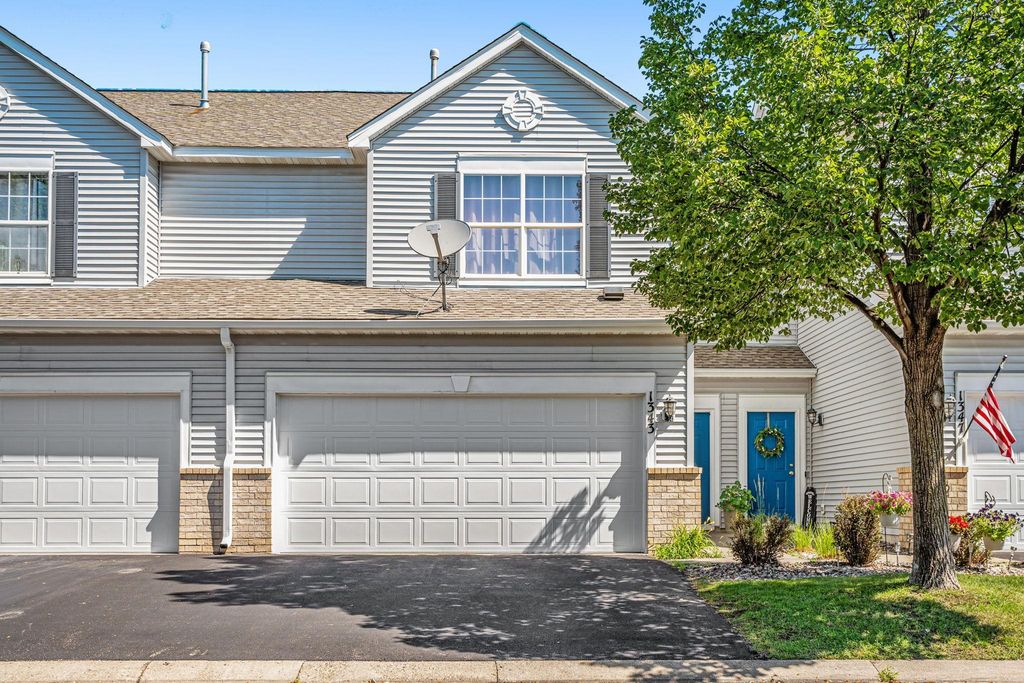 1343 Yorkshire Lane, Shakopee, MN 55379