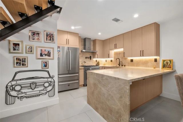24 La Costa ct., Laguna Beach, CA 92651