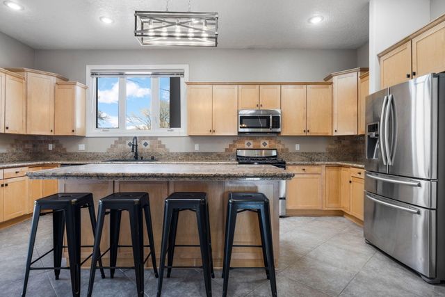 500 Cilantro Lane NW, Albuquerque, NM 87104