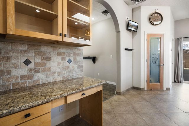 500 Cilantro Lane NW, Albuquerque, NM 87104