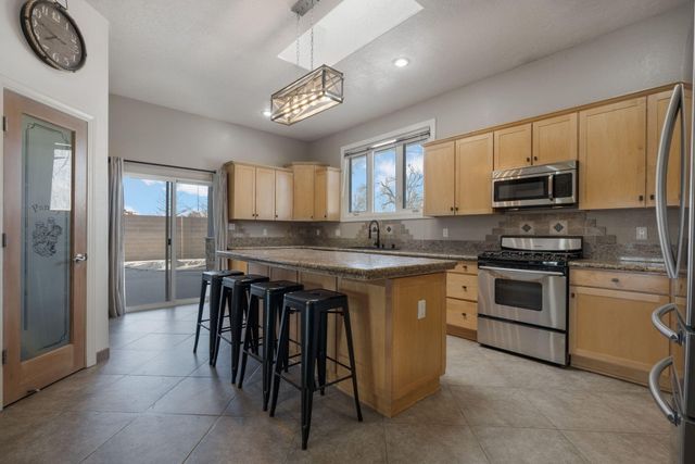 500 Cilantro Lane NW, Albuquerque, NM 87104