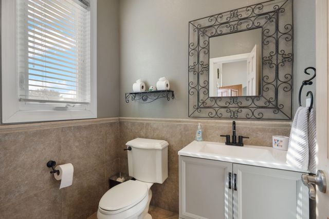 500 Cilantro Lane NW, Albuquerque, NM 87104