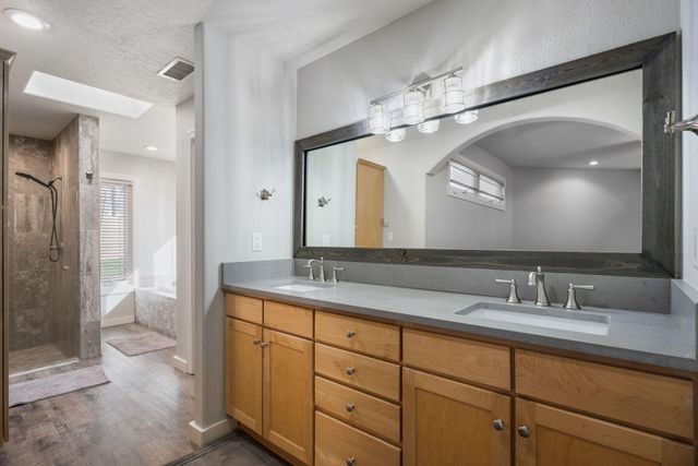 500 Cilantro Lane NW, Albuquerque, NM 87104