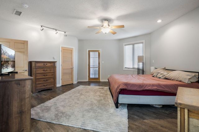 500 Cilantro Lane NW, Albuquerque, NM 87104