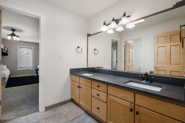 500 Cilantro Lane NW, Albuquerque, NM 87104