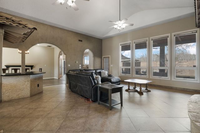 500 Cilantro Lane NW, Albuquerque, NM 87104