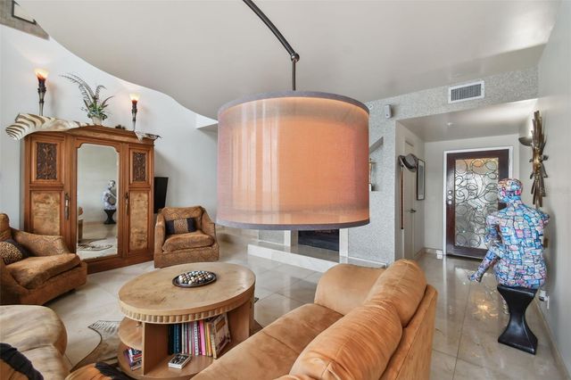 4950 BAYSHORE BOULEVARD 22, Tampa, FL 33611