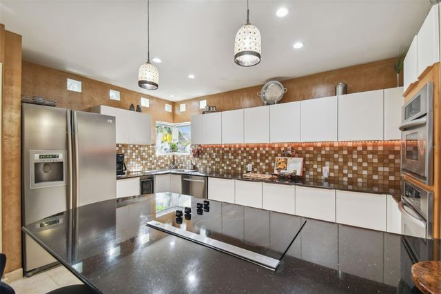 4950 BAYSHORE BOULEVARD 22, Tampa, FL 33611