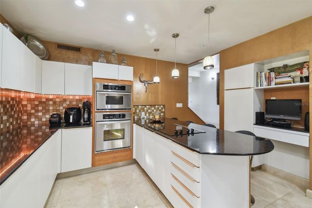 4950 BAYSHORE BOULEVARD 22, Tampa, FL 33611