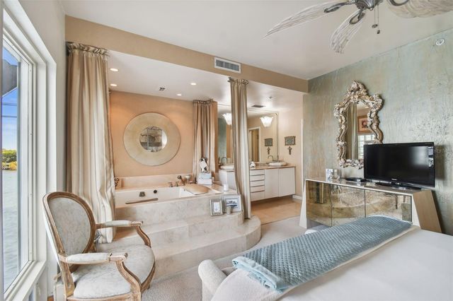 4950 BAYSHORE BOULEVARD 22, Tampa, FL 33611