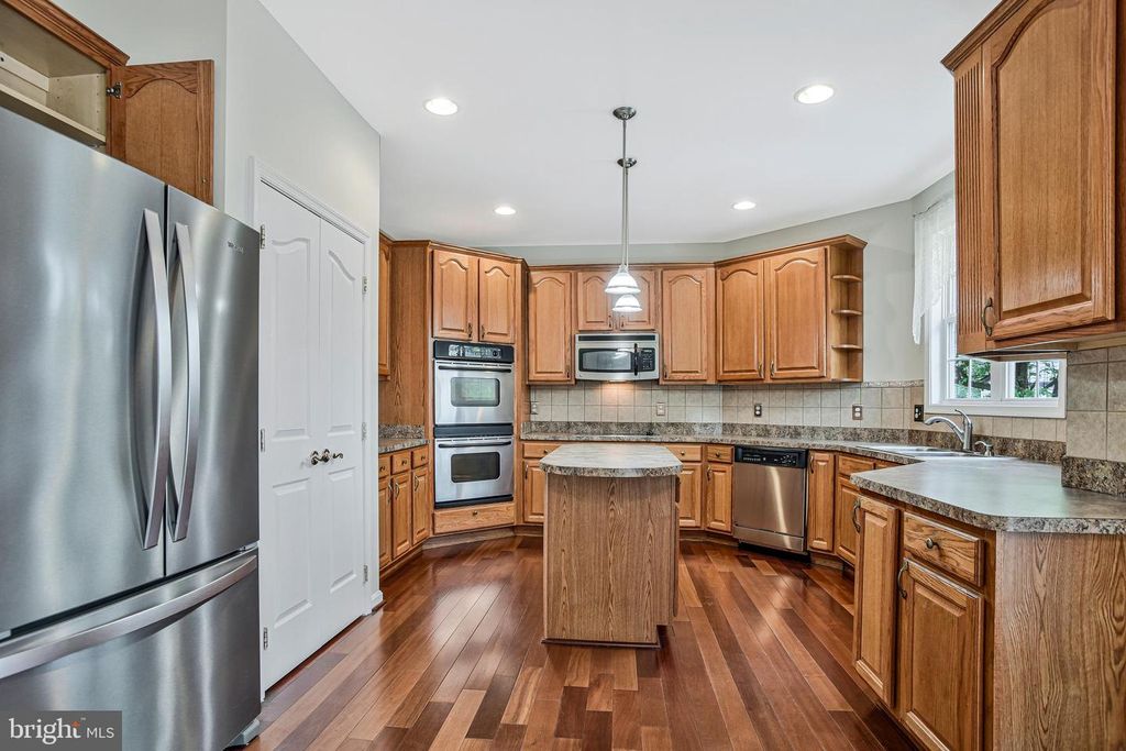 Image 18 of property listing at 14010 ARNETTE PL, Charlotte Hall, MD 20622