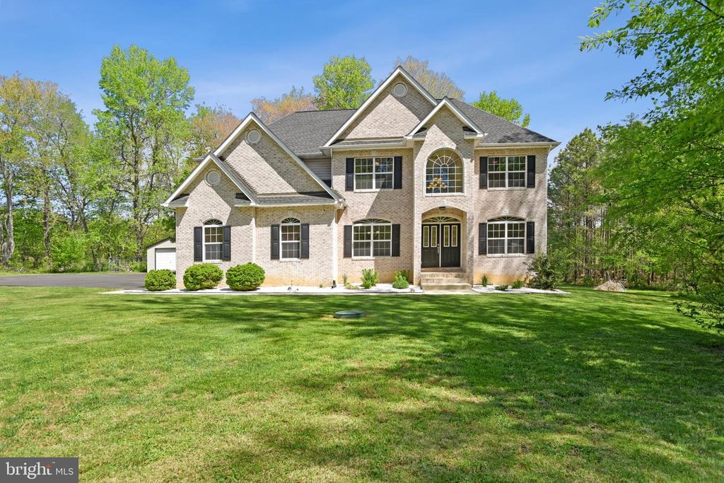 Image 2 of property listing at 14010 ARNETTE PL, Charlotte Hall, MD 20622