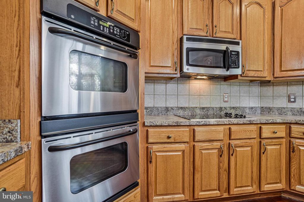 Image 20 of property listing at 14010 ARNETTE PL, Charlotte Hall, MD 20622