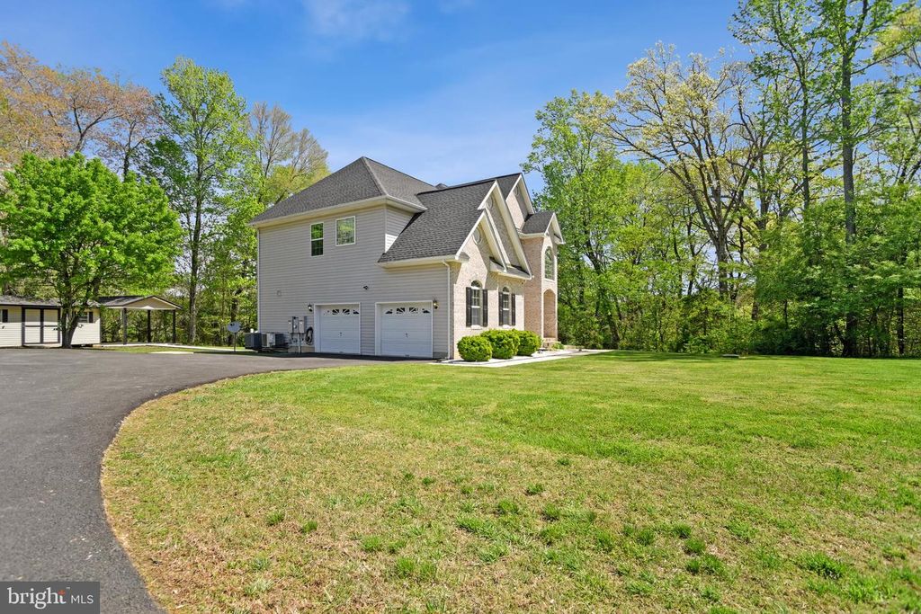 Image 5 of property listing at 14010 ARNETTE PL, Charlotte Hall, MD 20622