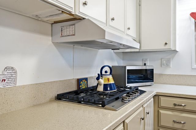 2627 W Midvalley Avenue 107, Visalia, CA 93277