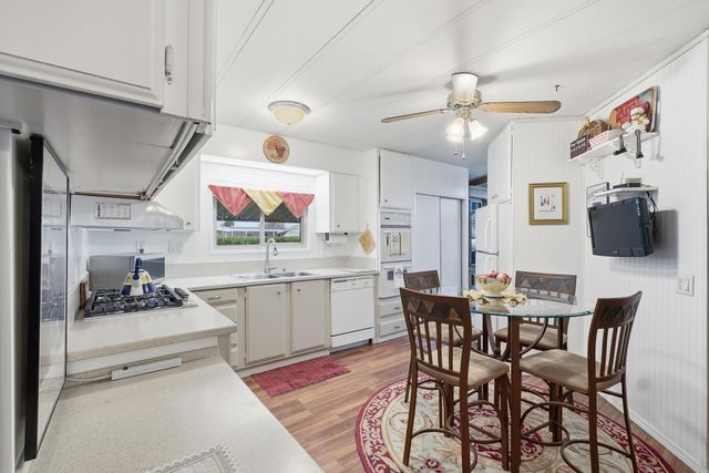 2627 W Midvalley Avenue 107, Visalia, CA 93277