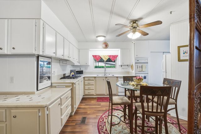 2627 W Midvalley Avenue 107, Visalia, CA 93277