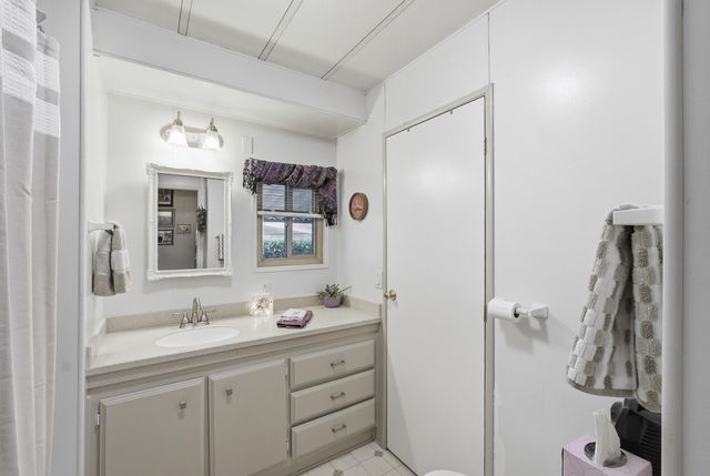 2627 W Midvalley Avenue 107, Visalia, CA 93277