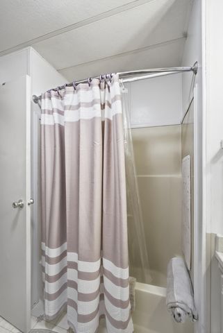 2627 W Midvalley Avenue 107, Visalia, CA 93277