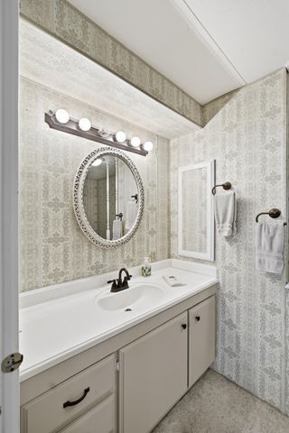 2627 W Midvalley Avenue 107, Visalia, CA 93277