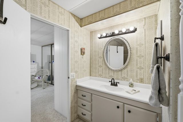 2627 W Midvalley Avenue 107, Visalia, CA 93277