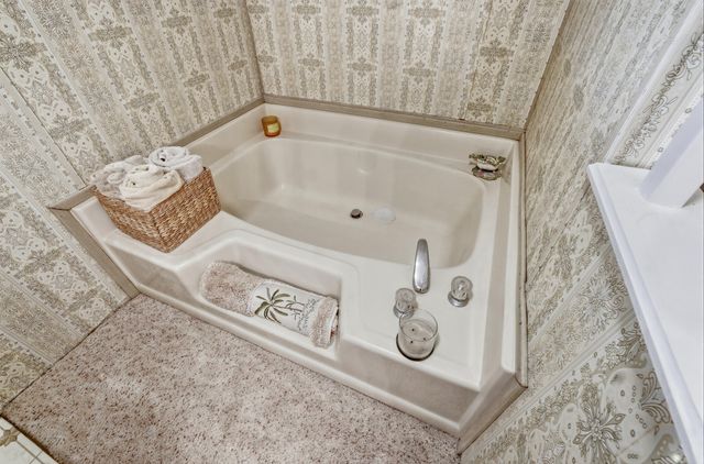 2627 W Midvalley Avenue 107, Visalia, CA 93277