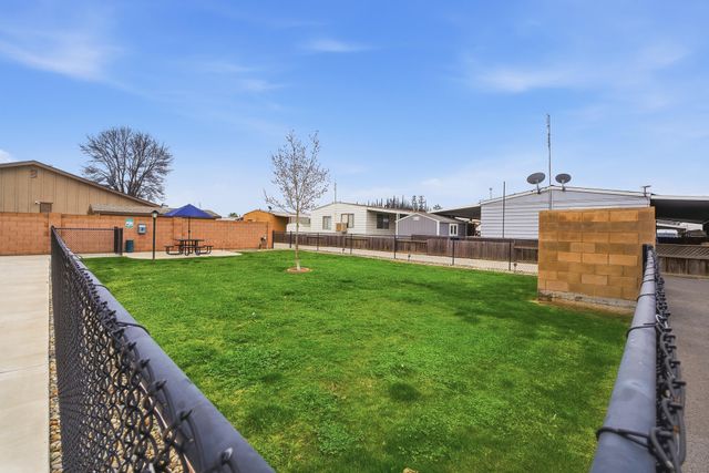 2627 W Midvalley Avenue 107, Visalia, CA 93277