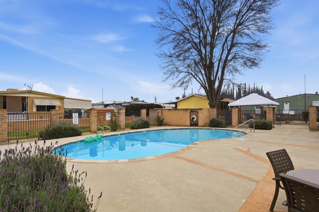 2627 W Midvalley Avenue 107, Visalia, CA 93277