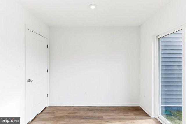 127 COURTHOUSE DR, Martinsburg, WV 25404