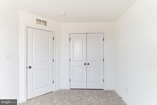 127 COURTHOUSE DR, Martinsburg, WV 25404