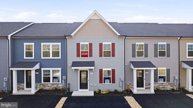 127 COURTHOUSE DR, Martinsburg, WV 25404